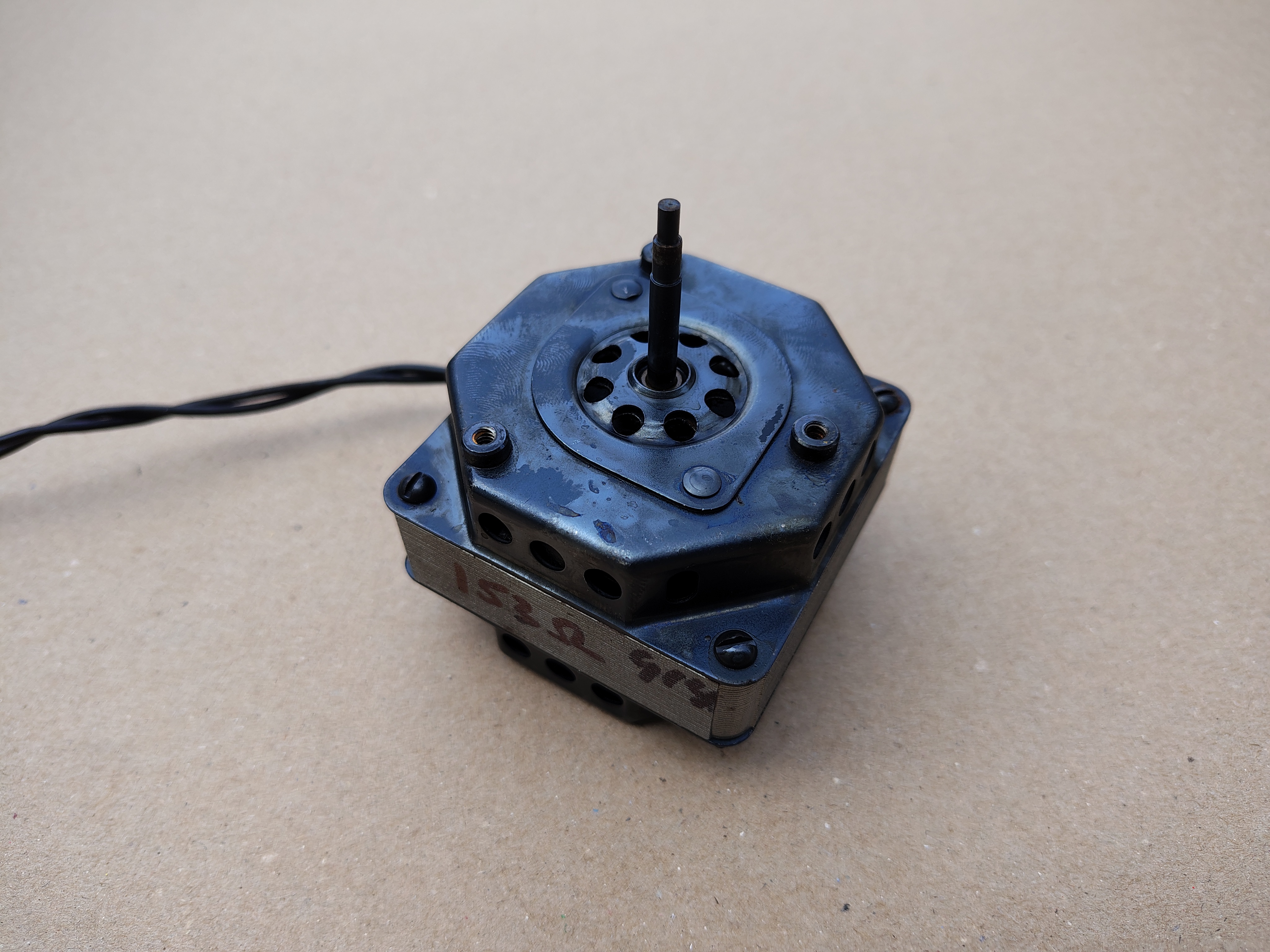 Turn Table Motor / Mechanism (Rock-ola 414/ Capri II (1964)