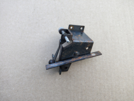 Safety Trip Bracket/ Mechanism (Seeburg 201)