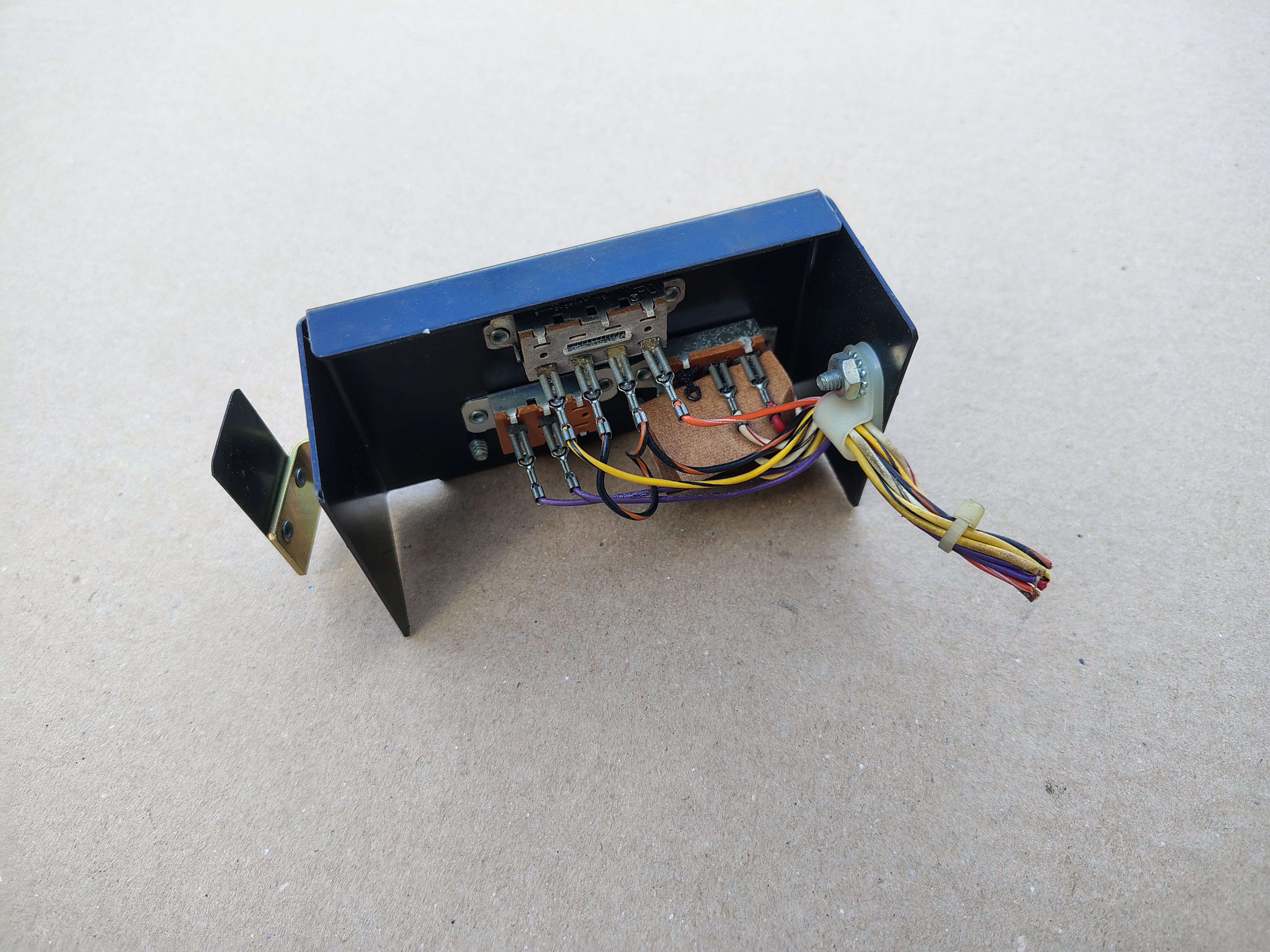 Service Switch (Rowe-AMi/ CD-100)