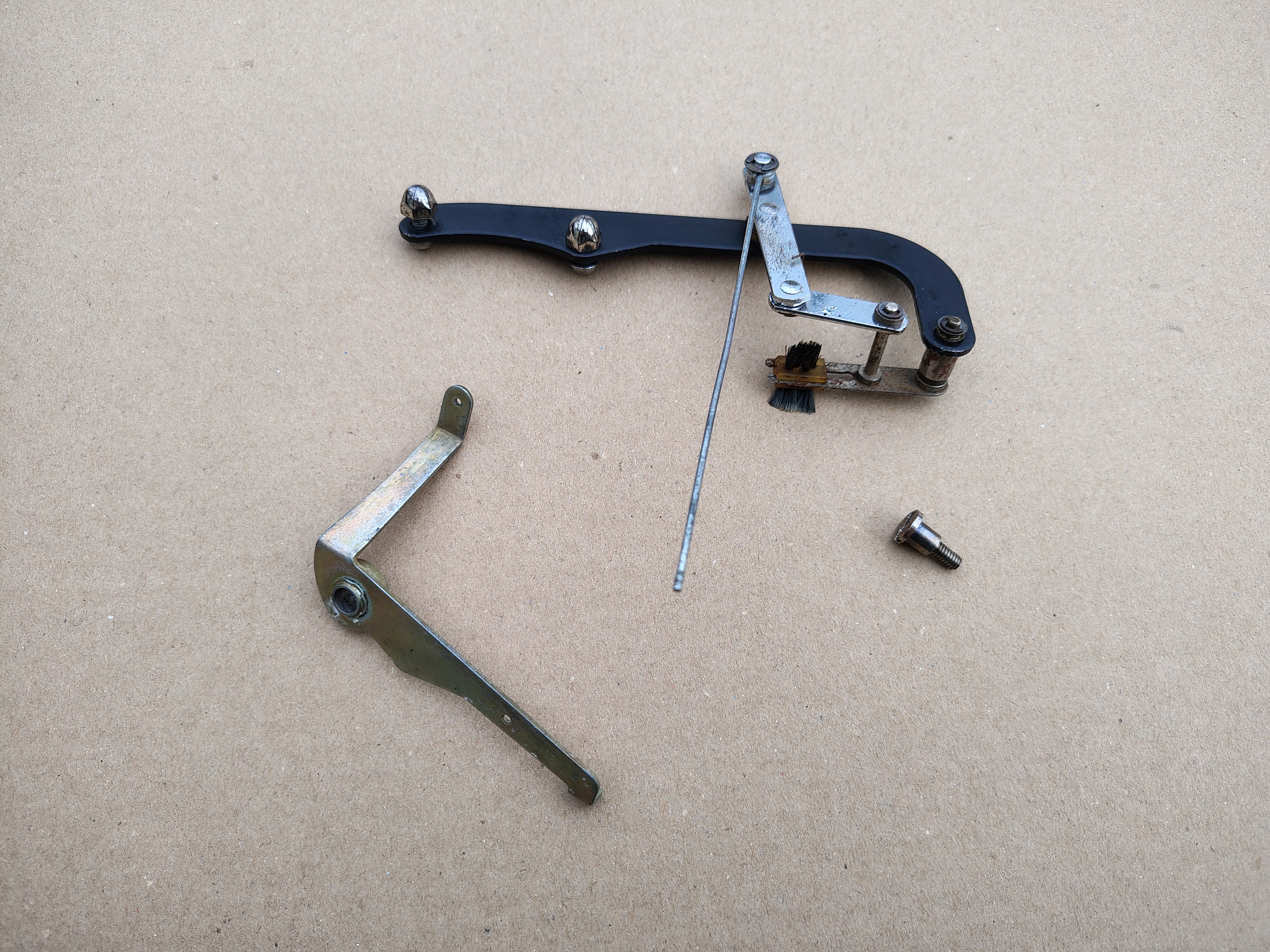 Brush + Stripper Plate/ Mechanism (Seeburg DS160)