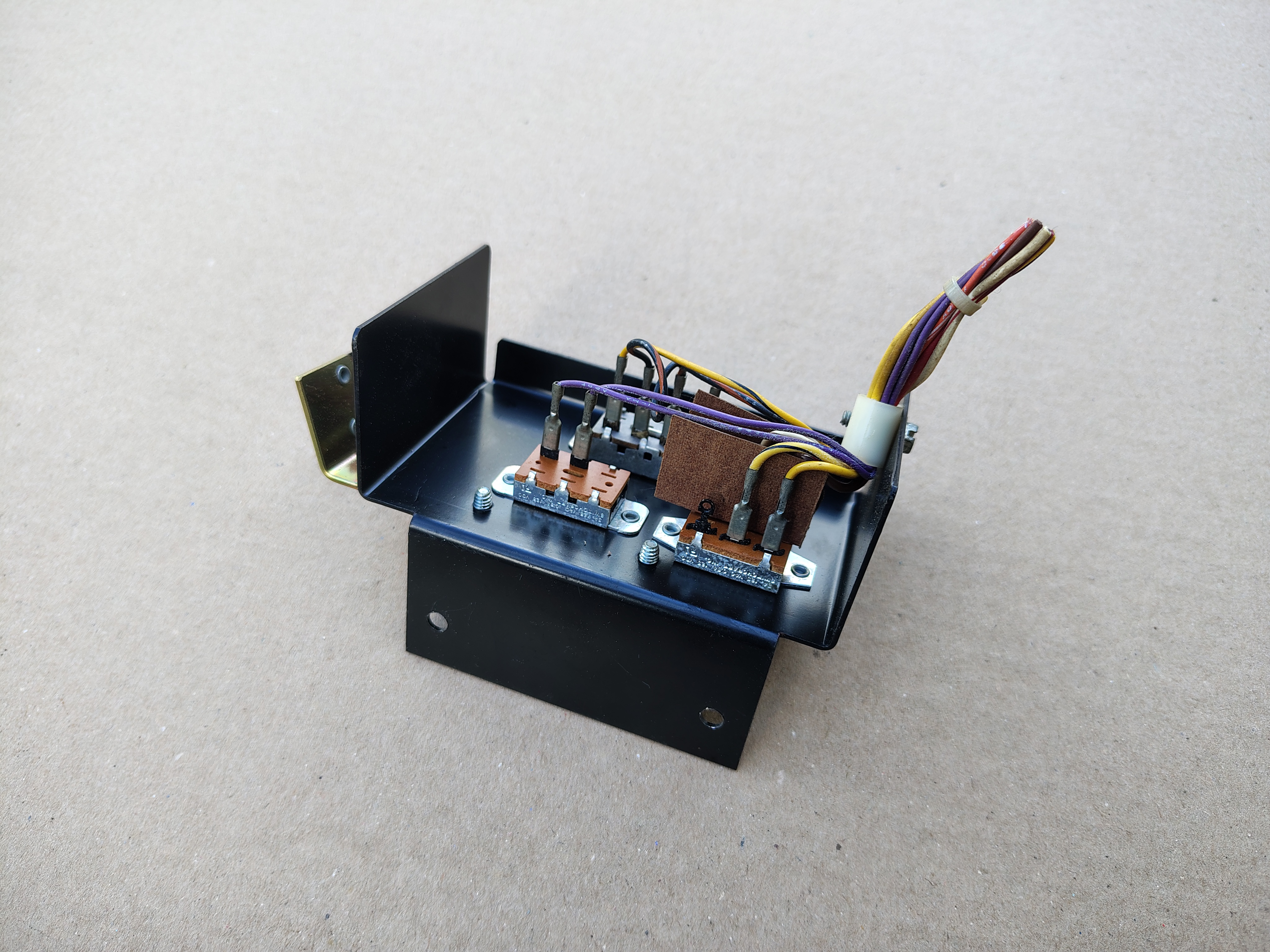 Service Switch (Rowe-AMi/ CD-100)