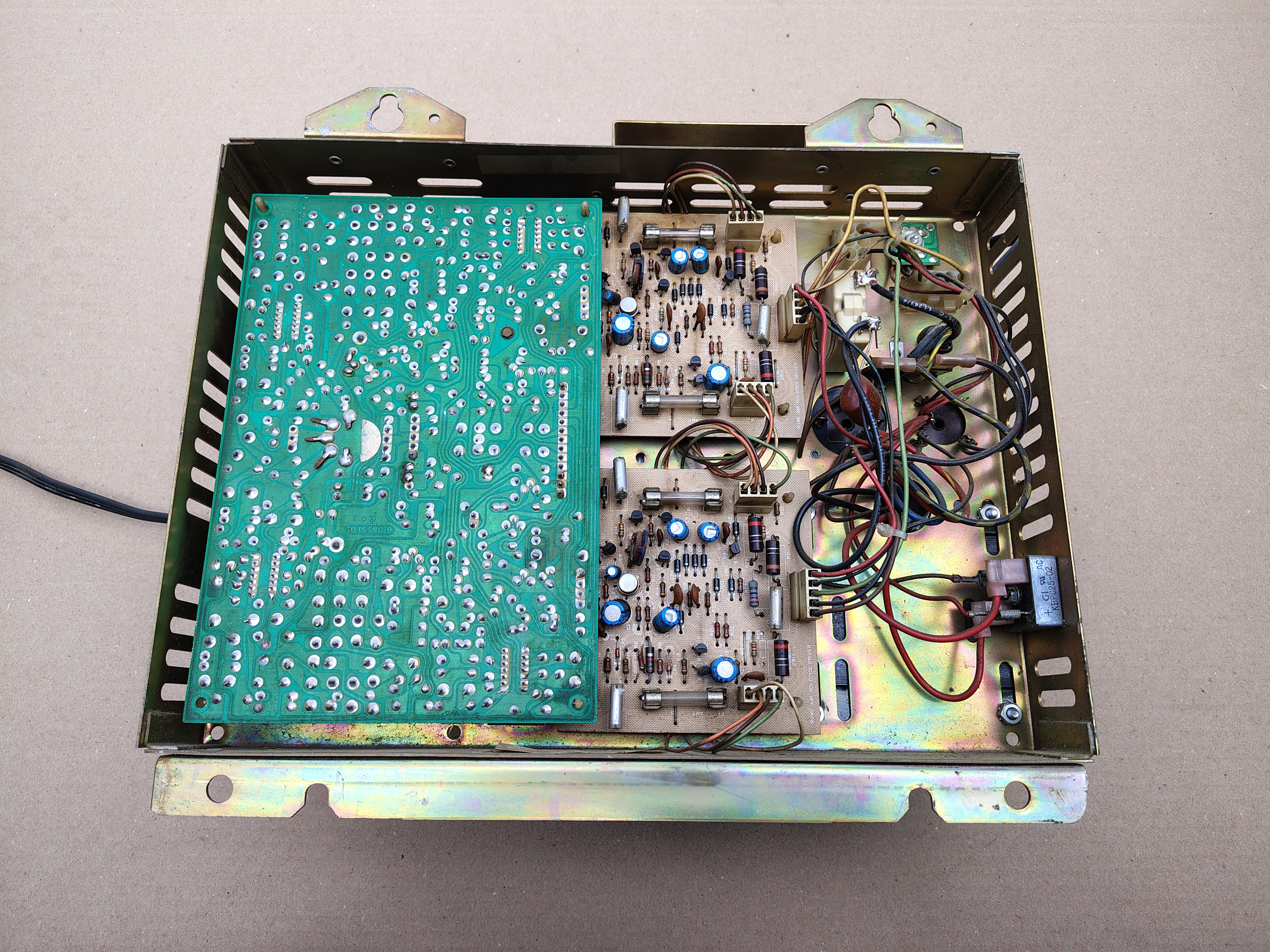 Amplifier/ 6-07438-06 (Rowe-AMi/R-Serie/ Div)