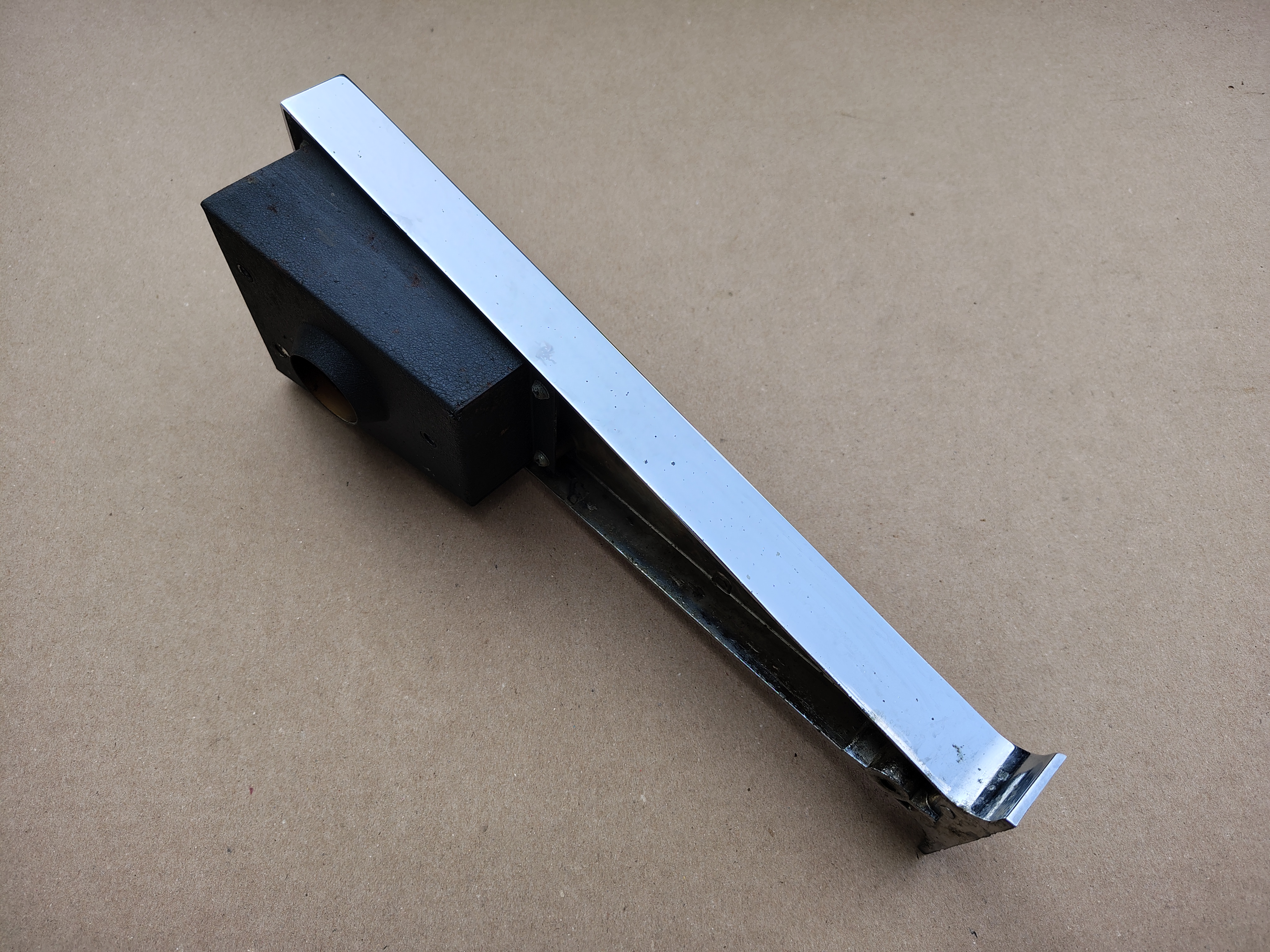 Ornament/ Front Grille (Rock-ola 418S/ Rhapsody (1964)