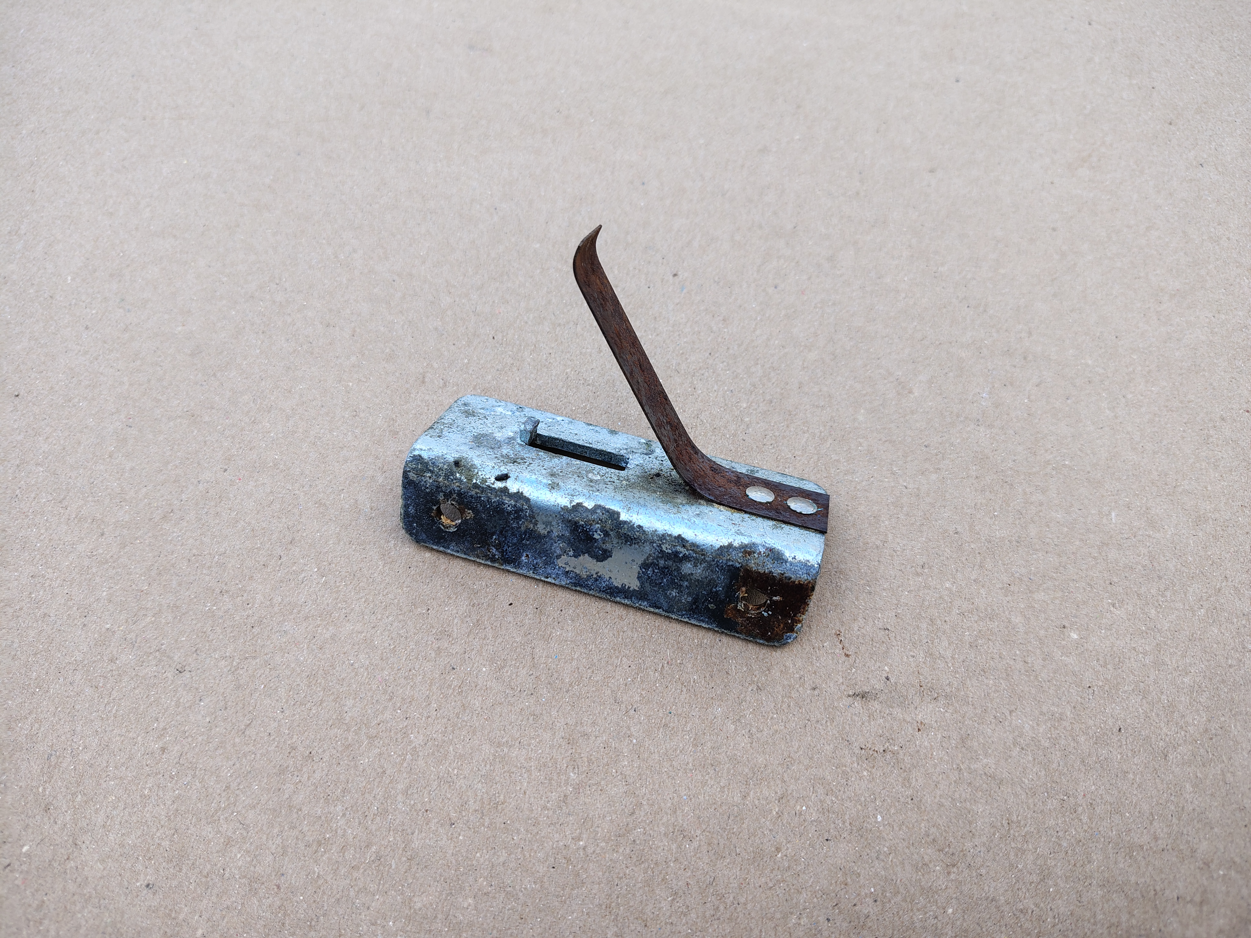 Dome Stay Bracket/ (Rock-ola 418S/ Rhapsody (1964)