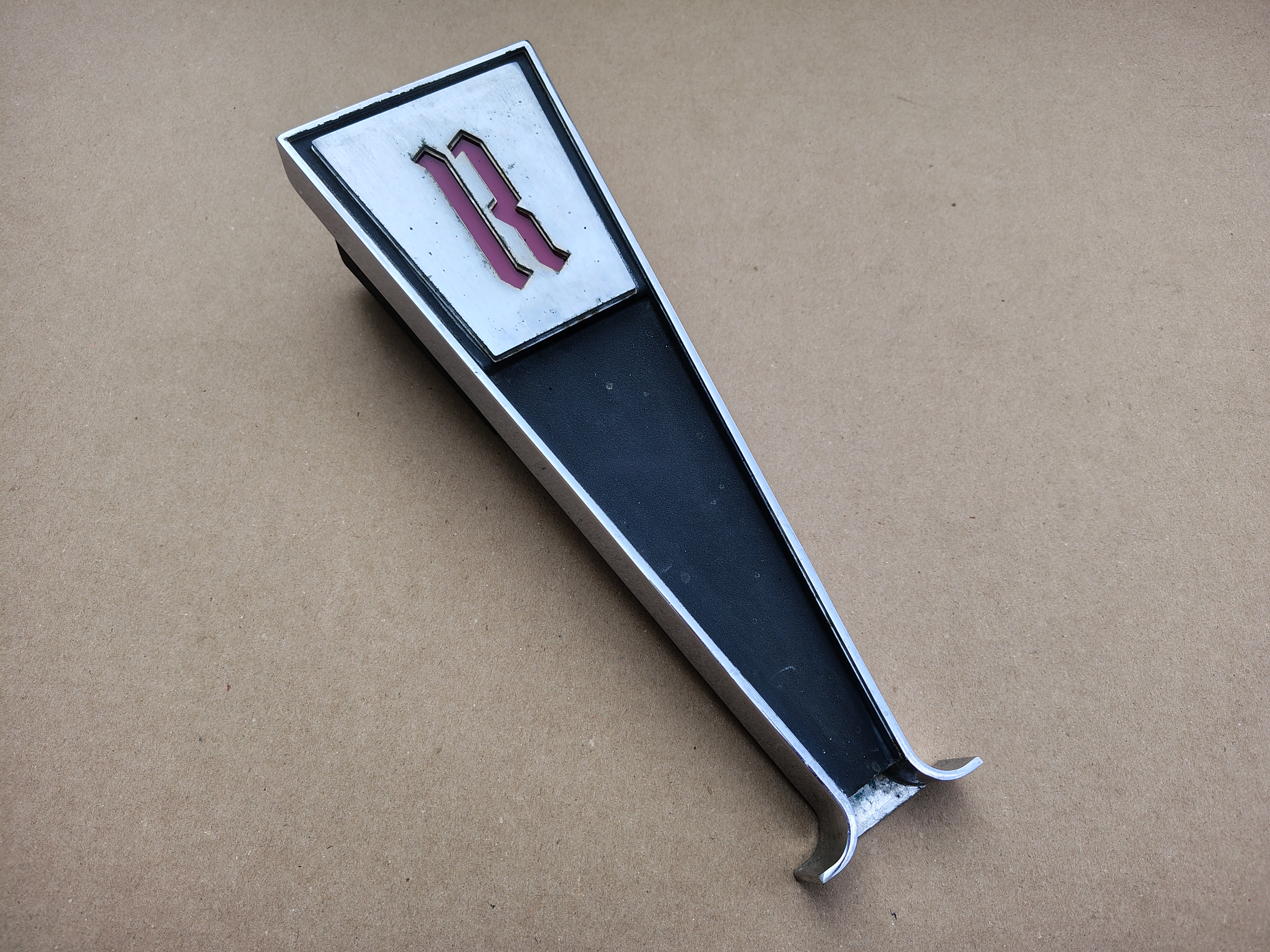 Ornament/ Front Grille (Rock-ola 418S/ Rhapsody (1964)