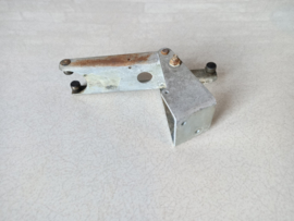 Pivot Bracket and Shaft Assembly Mechanism (Wurlitzer 2150)