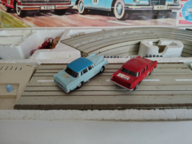 Racebaan 4002/ Opel Kapitan/ Mercedes 220 / Faller AMS