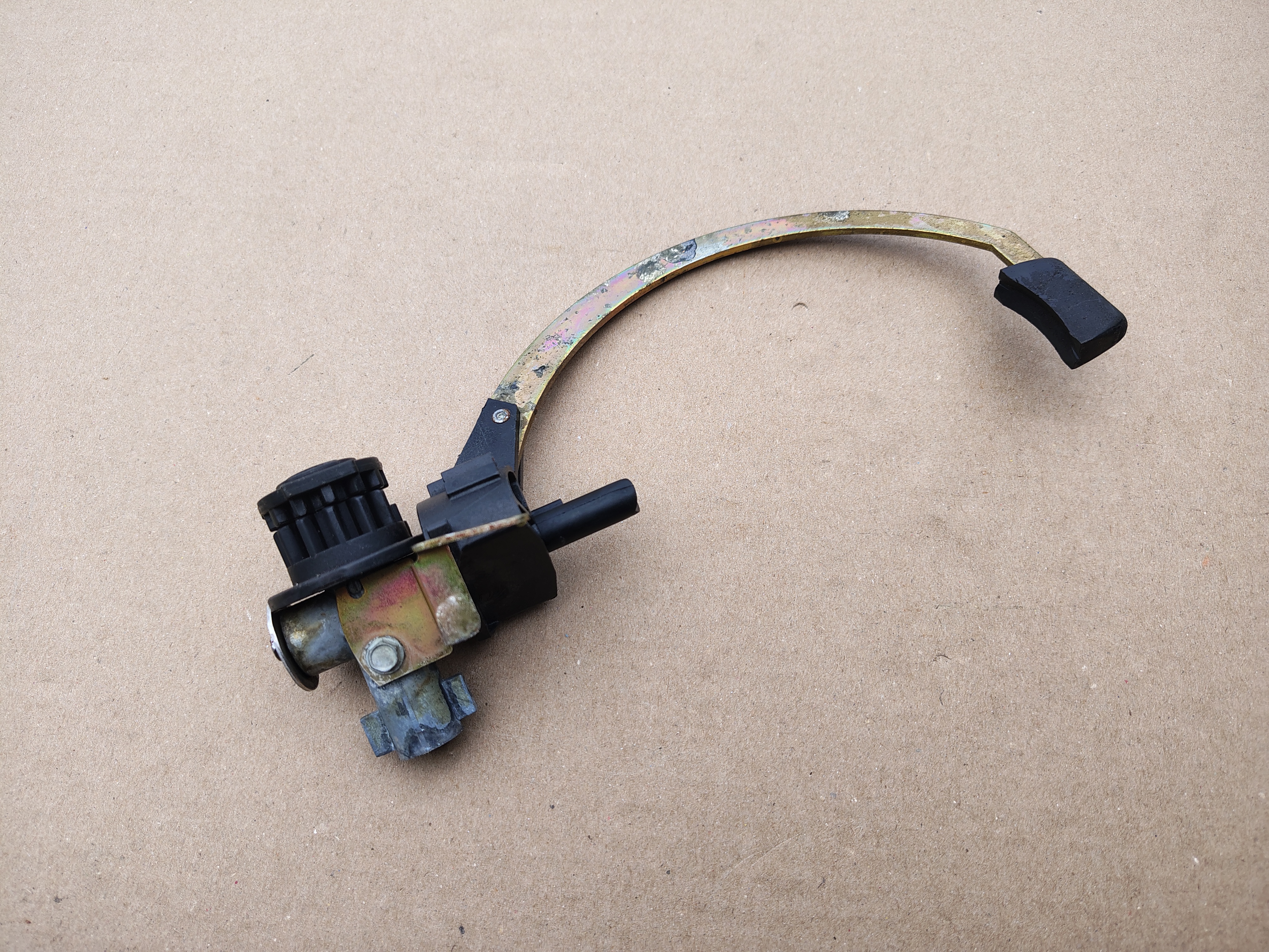 Gripper Arm/ Mechanism (Rowe-AMi Div) CD