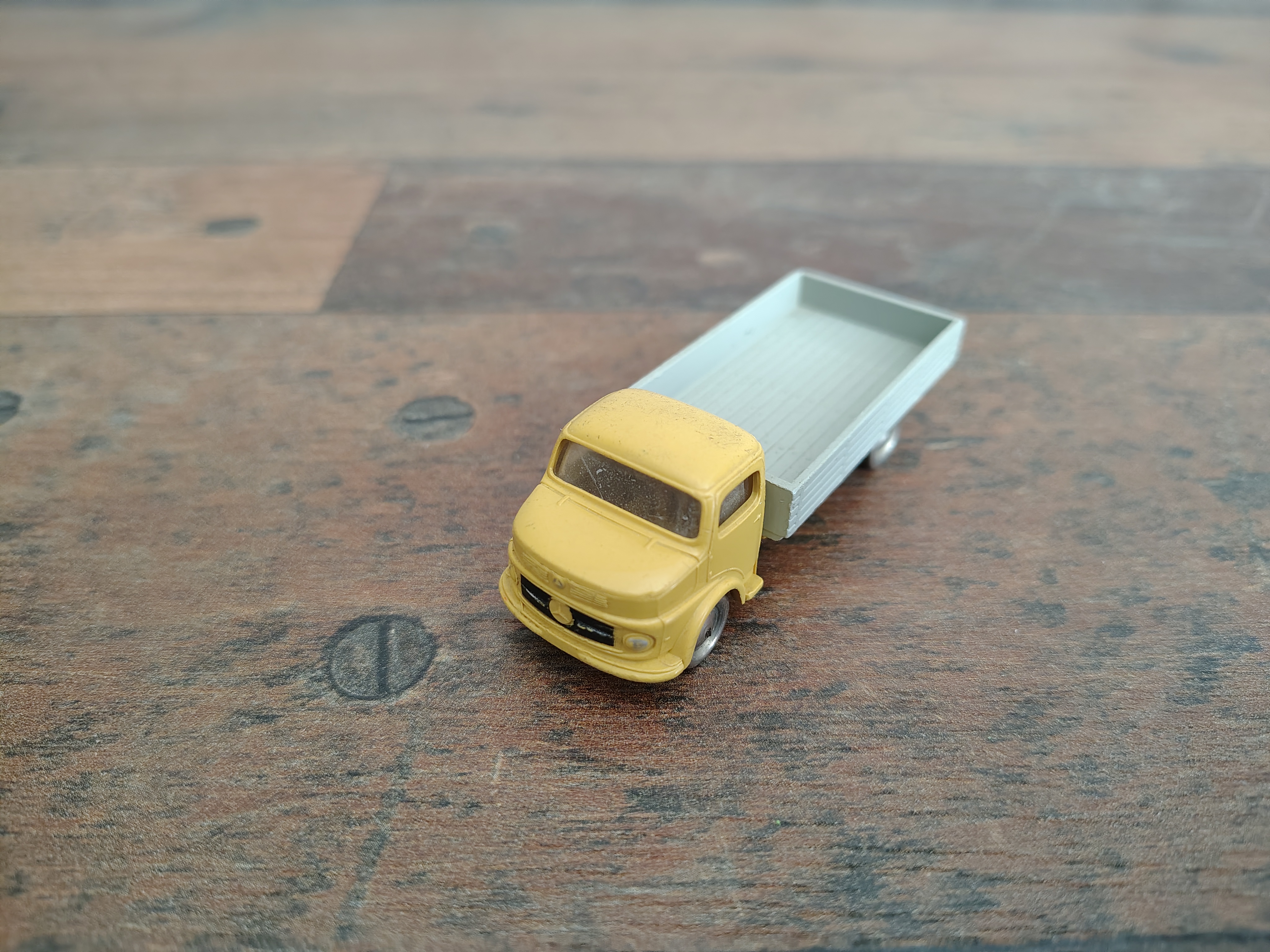 Mercedes LK/ Truck/ Vrachtwagen/ Bakwagen/Lego/ 1:87 (jaren 60)