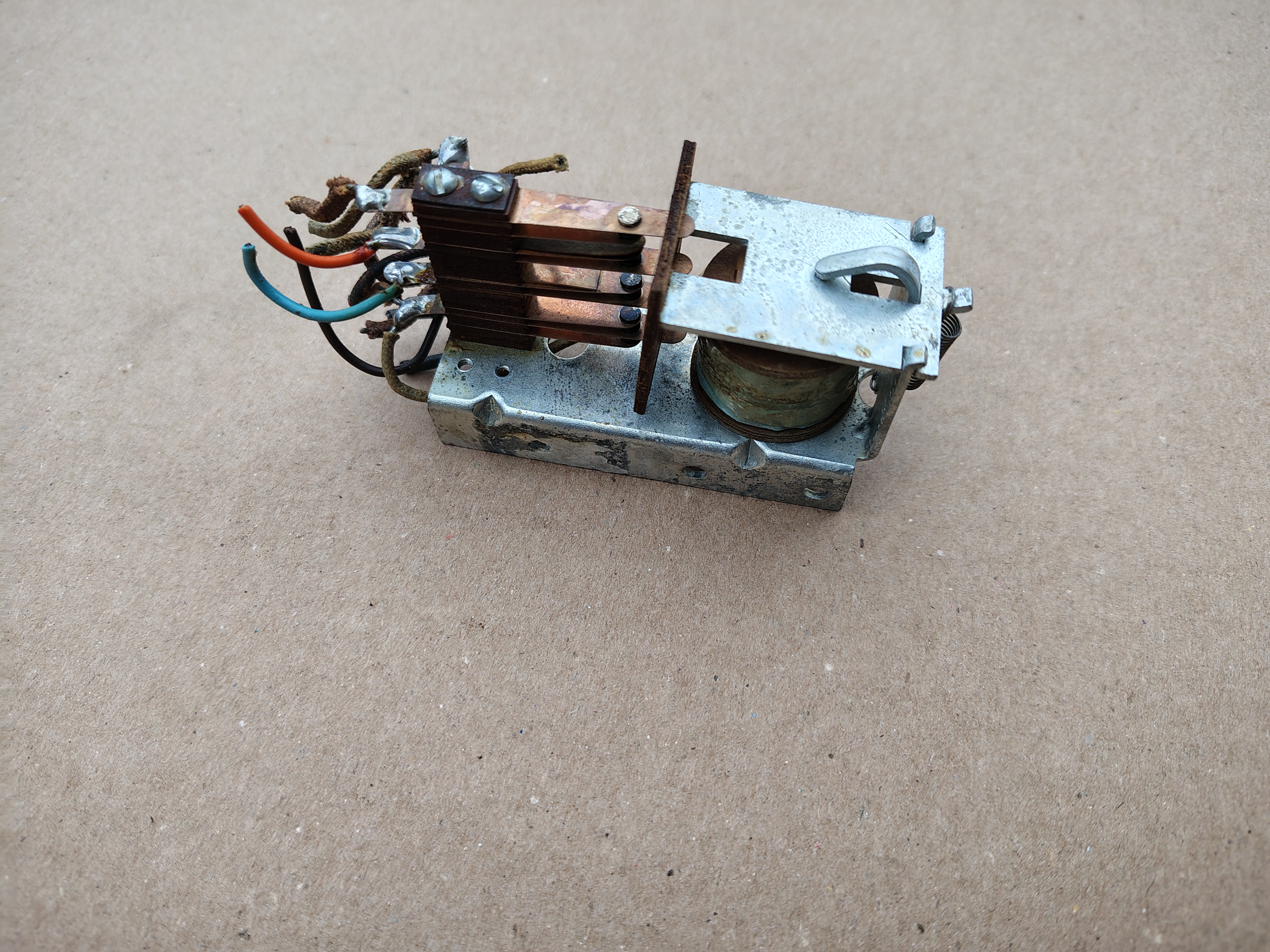 Switch Contact / Mechanism  (United UPB-100)