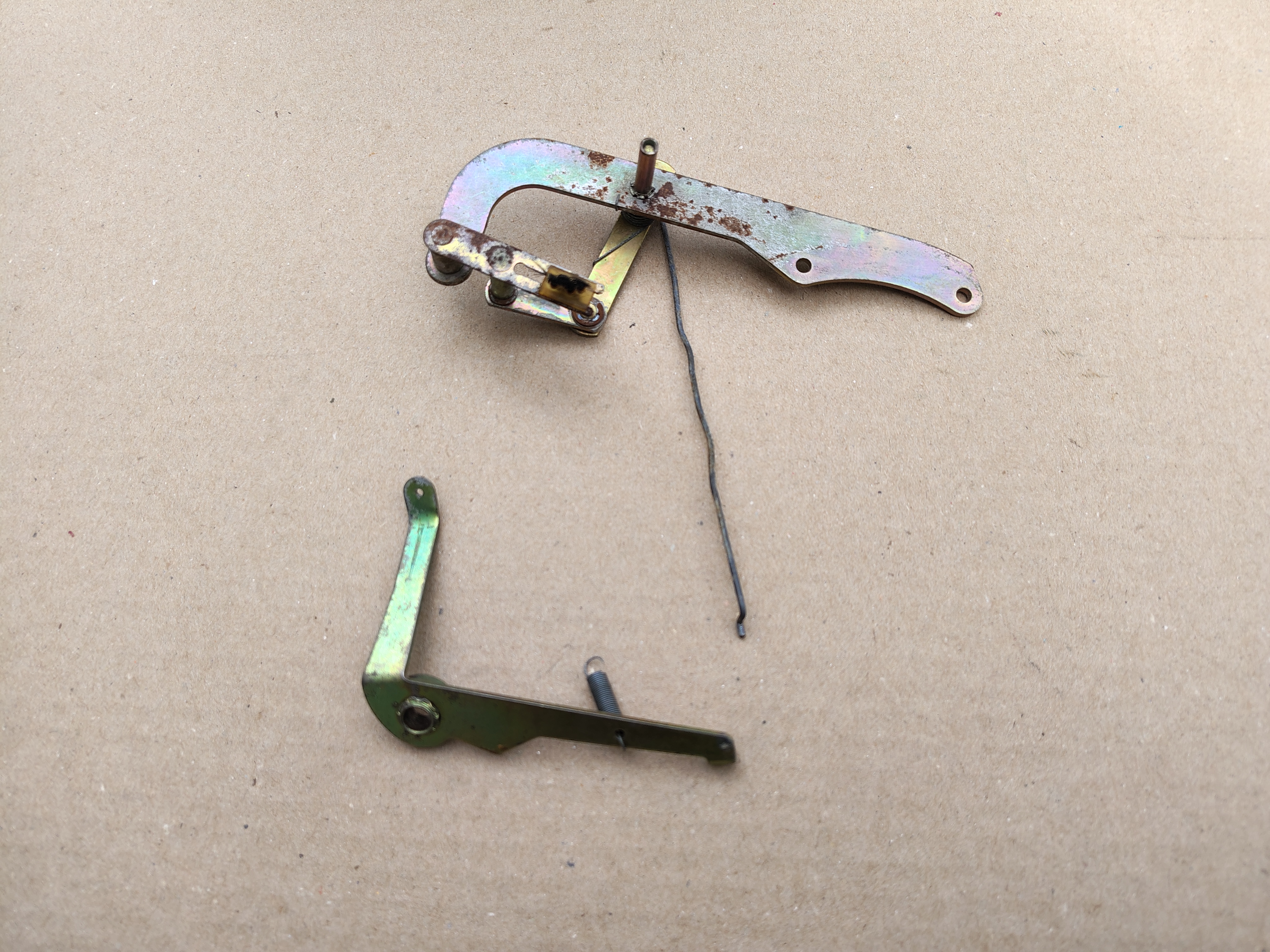 Brush + Stripper Plate/ Mechanism (Seeburg Mardi Gras/ STD4)