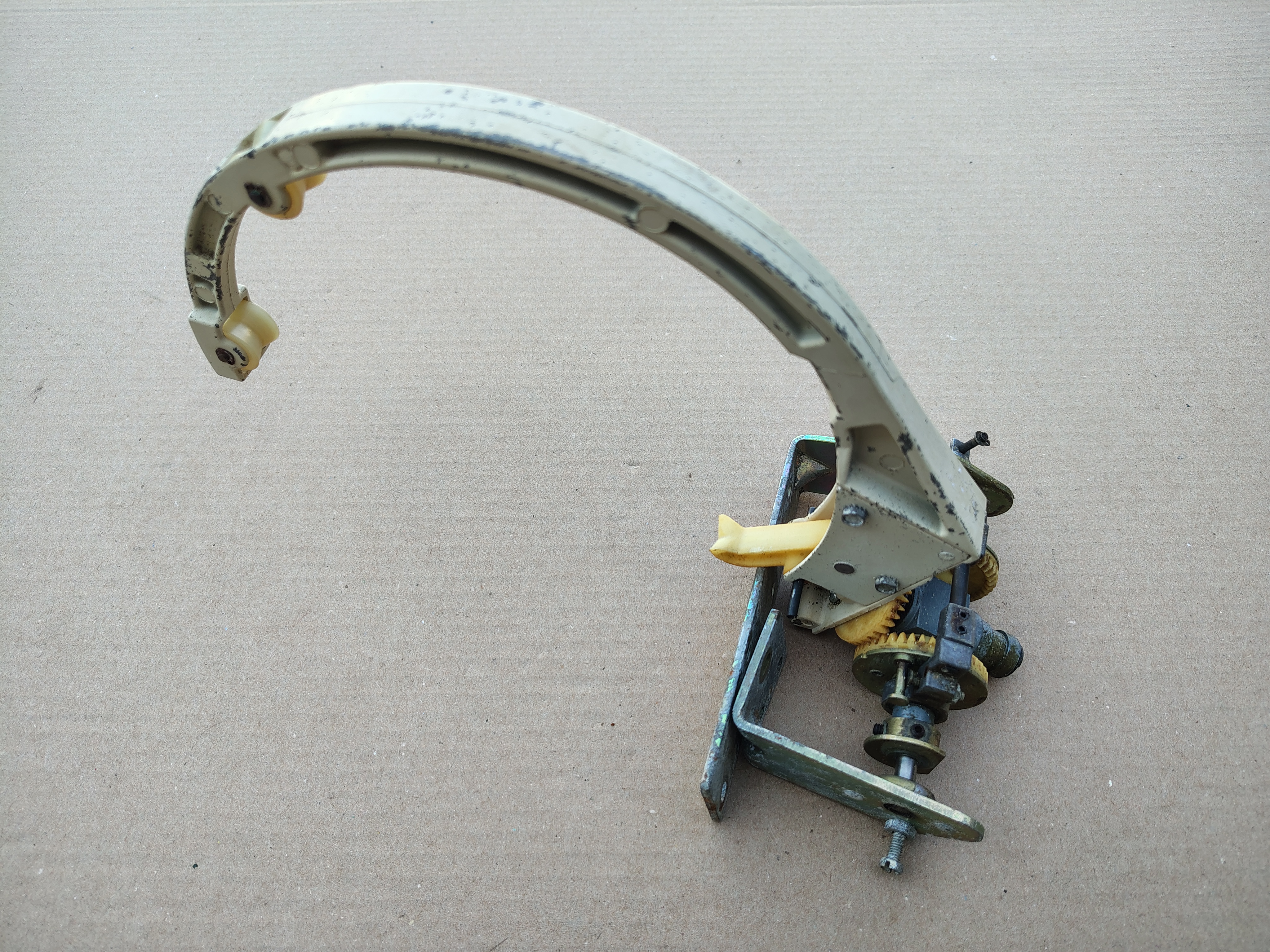 Gripper Arm/ Mechanism (Wurlitzer/ Div)