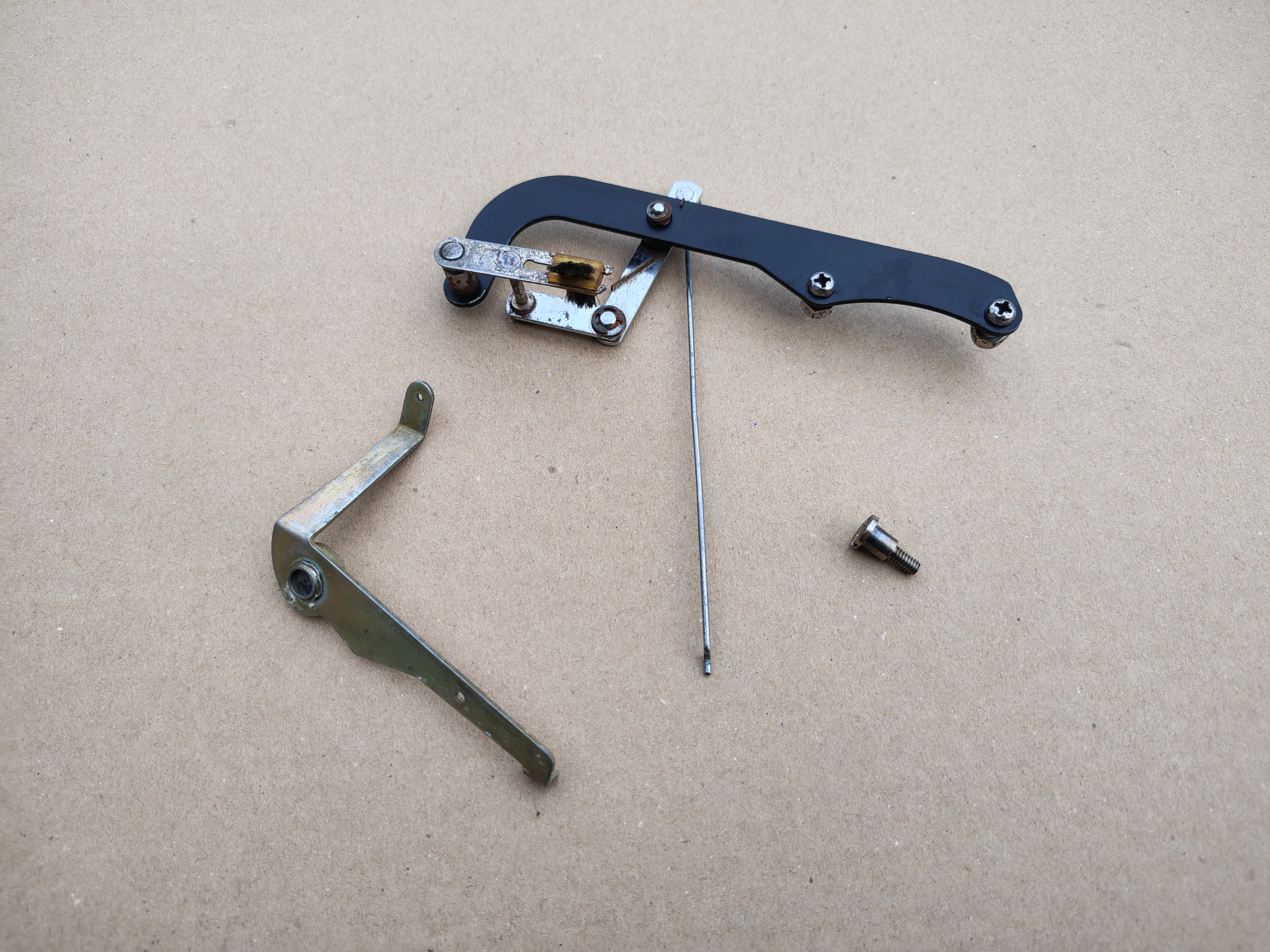 Brush + Stripper Plate/ Mechanism (Seeburg DS160)