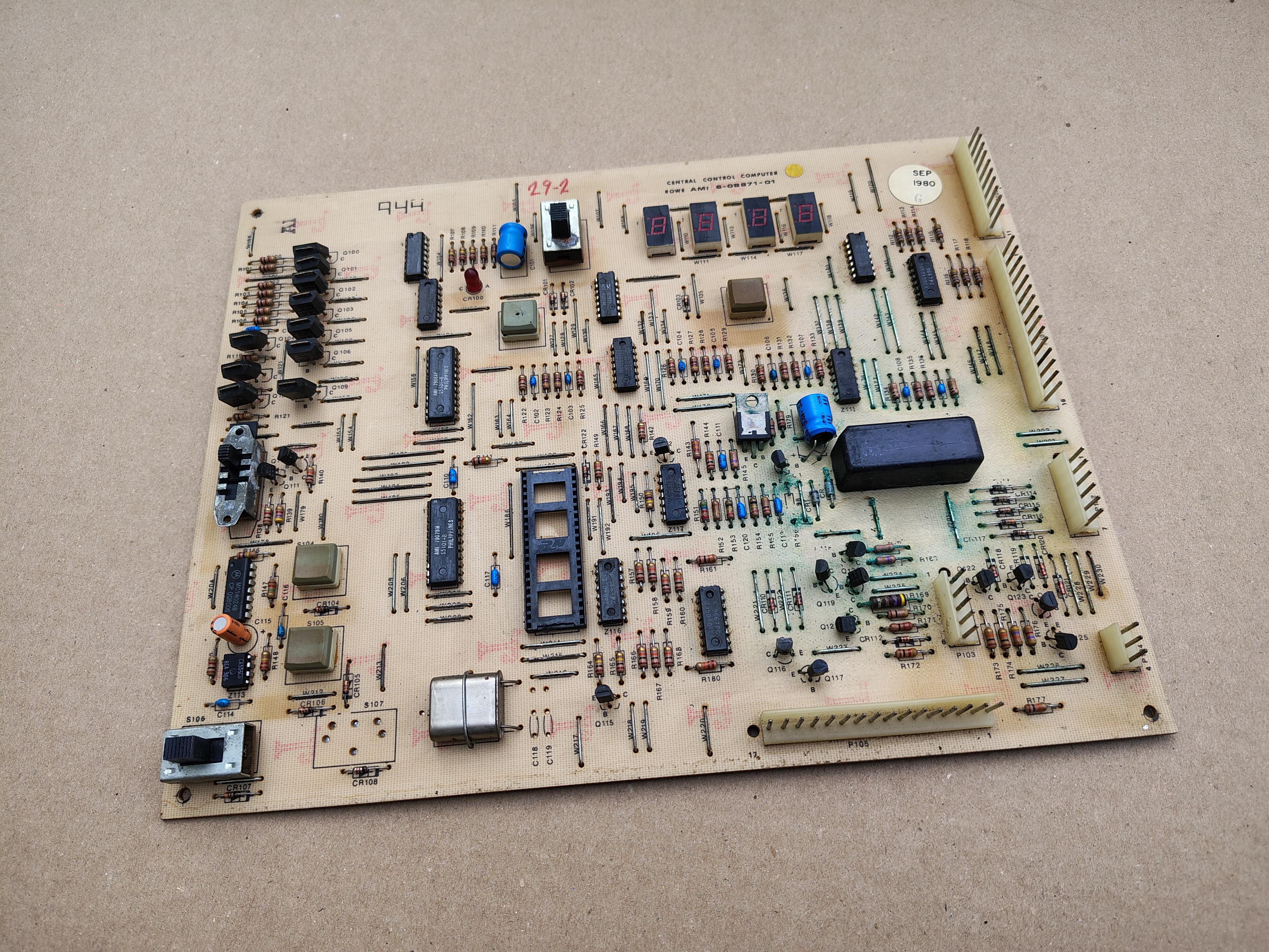 Center Control Computer/ 6-08871-01 (Rowe-AMi/ R84/R85/R85/R87/R88)