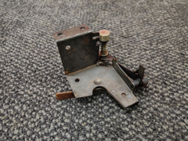 Safety Trip Bracket / Mechanism (Seeburg 100B)