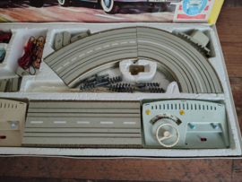 Racebaan 4002/ Opel Kapitan/ Mercedes 220 / Faller AMS