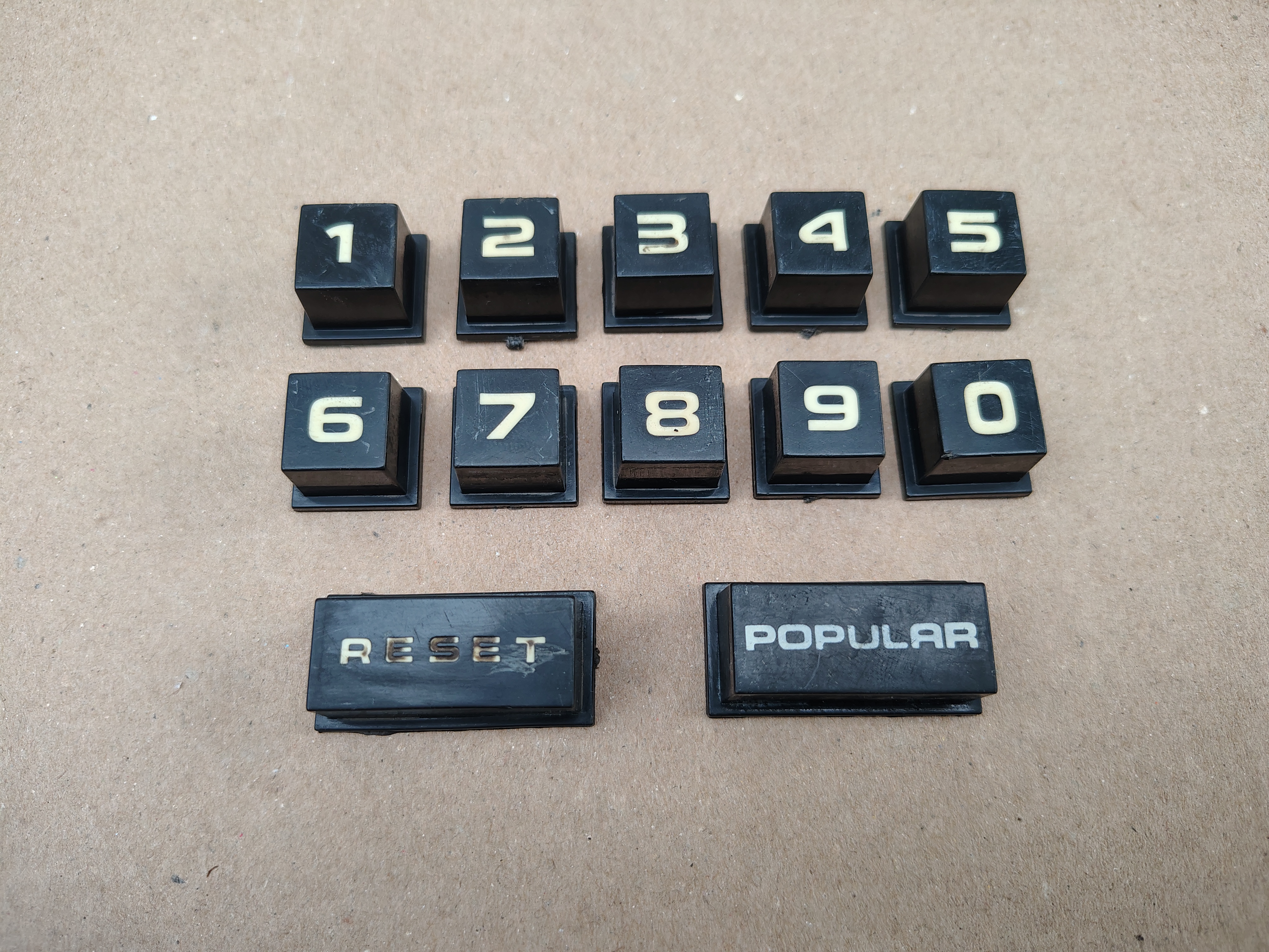 Push Button's/ Black (Rowe-AMi/ R-Serie)