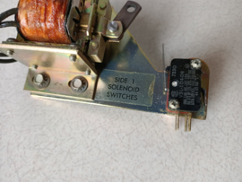 Solenoid + Switch contact Side 1 Mechanism (Wurlitzer 3800 Americana)