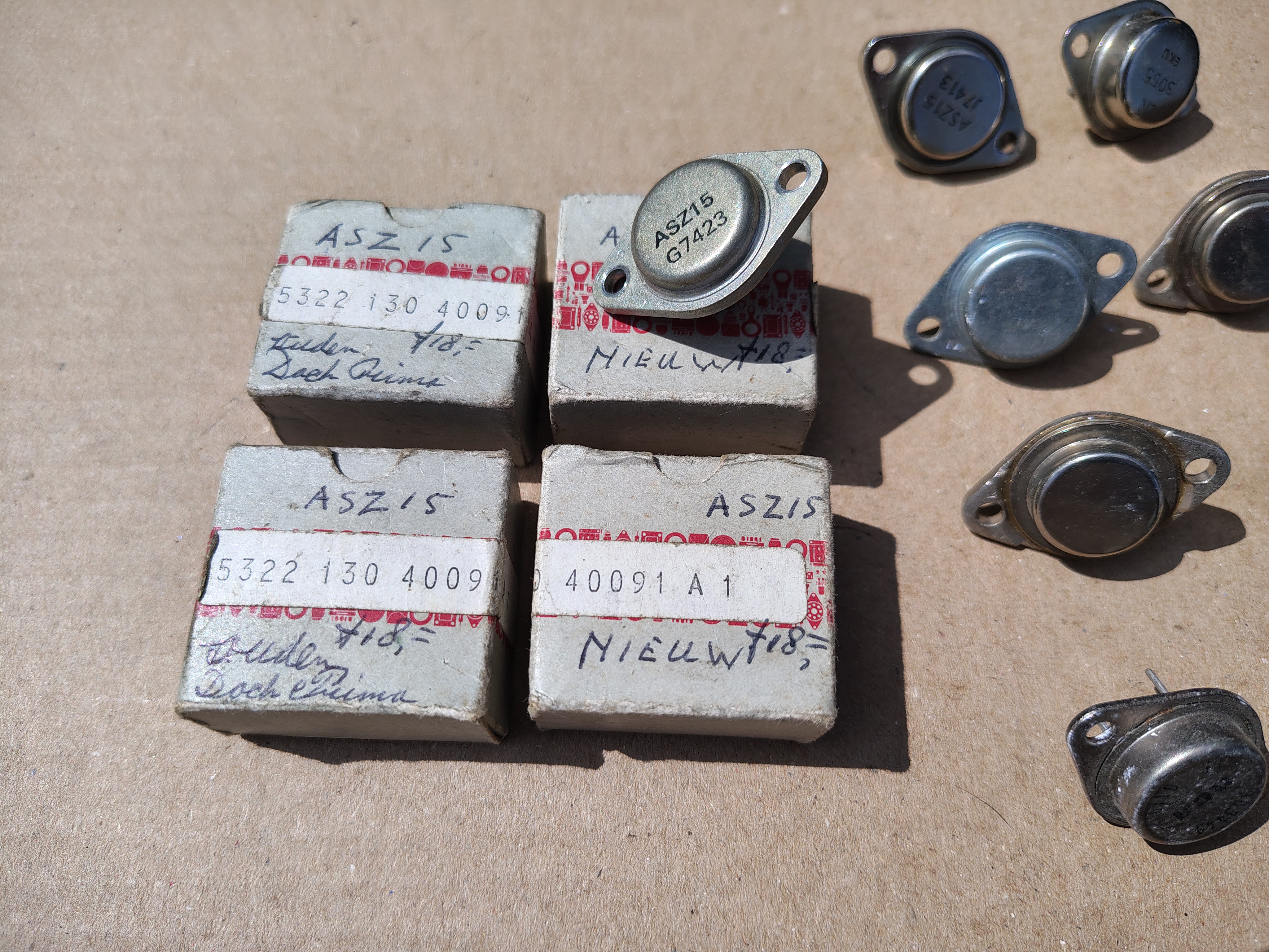 Output Transistors/ amplifier (jukebox)