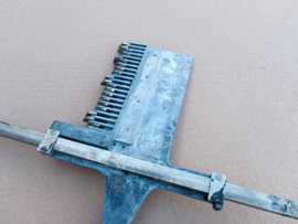 Bracket/ Mechanism (Seeburg Trashcan 147/148)