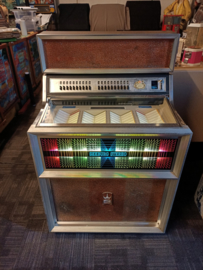 Seeburg Goldenjet (1970) jukebox SOLD !!!