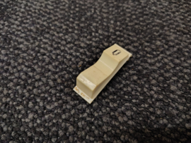 Push Button/ " Q " (NSM Prestige) White