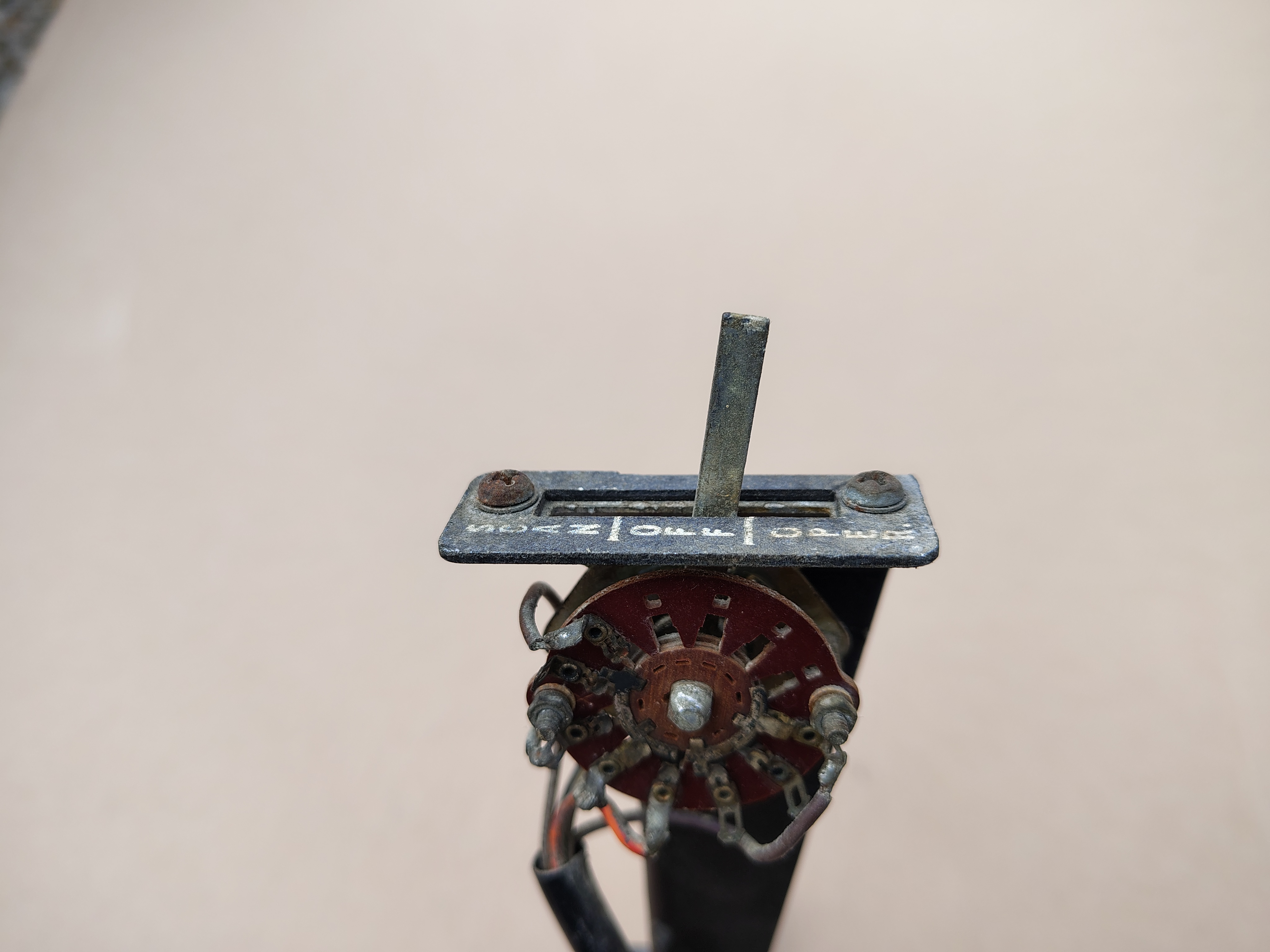 Service Switch (Rock-Ola 433 Grand Prix)