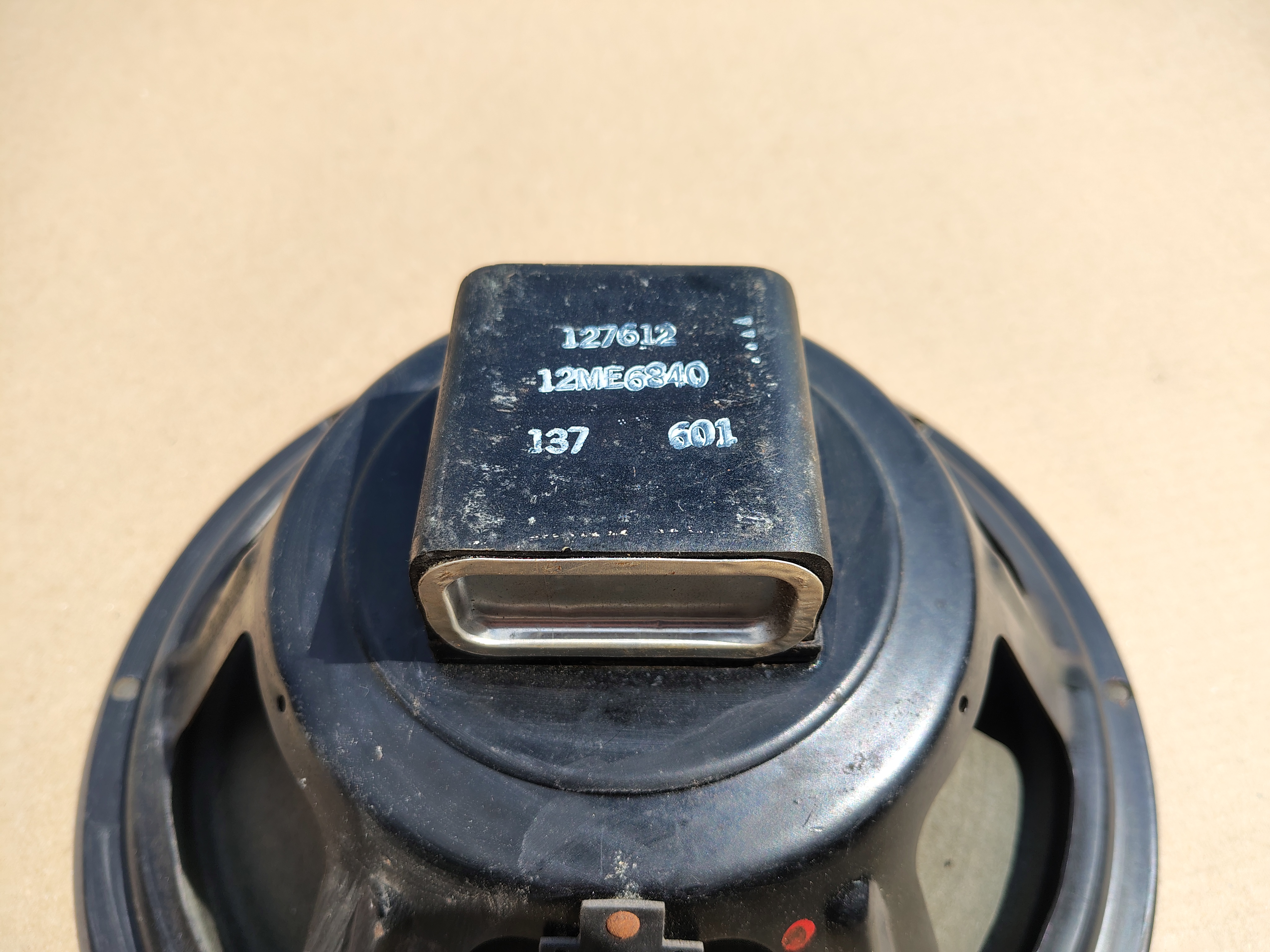 1x 12" Speaker (Wurlitzer 3000)
