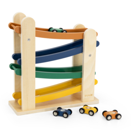 Houten racebaan met 4 auto's
