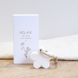 Giftbox met zeepje 'Relax and enjoy'