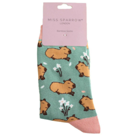 Miss Sparrow 'Cute capybara' (green)