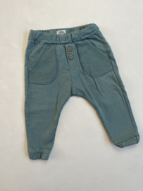 Newbie broekje maat 80