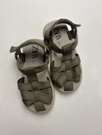 Zara sandalen maat 27