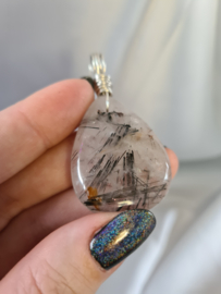 Tourmaline in quartz pendant (silver)