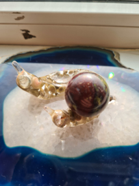 Sphere holder snails (shells)