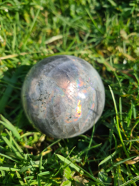 Labradorite sphere (silver/rainbow)