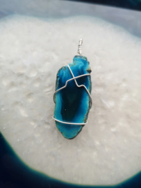 Agate pendant (dark blue)