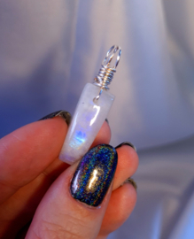 Rainbow moonstone pendant (silver plated)