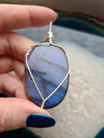 Labradorite pendant dark blue