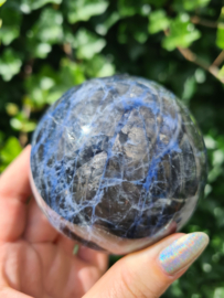 Sodalite sphere (shiller effect)