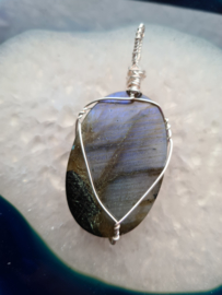 Labradorite pendant dark blue