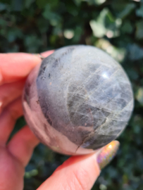 Labradorite sphere (silver/rainbow)