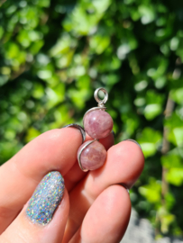 Lavender rose quartz pendant (silver)