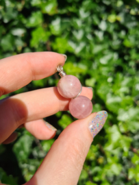 Rose quartz pendant (silver)