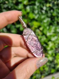 Lepidolite pendant (silver)