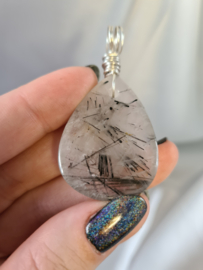 Tourmaline in quartz pendant (silver)