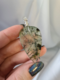 Prehnite with tourmaline pendant (silver)