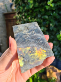 Labradorite half polished (green/rainbow)