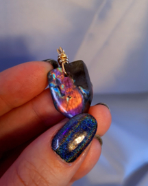 Labradorite pendant (gold)