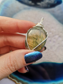 Labradorite hanger (silver plated)